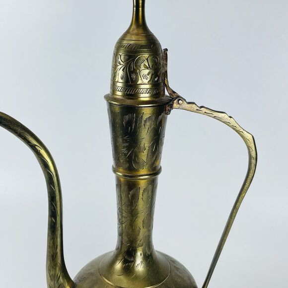 Vintage Etched Brass Botanical Pitcher Ewer Tea Pot Hinged Lid Made in India 12" - Picture 4 of 12